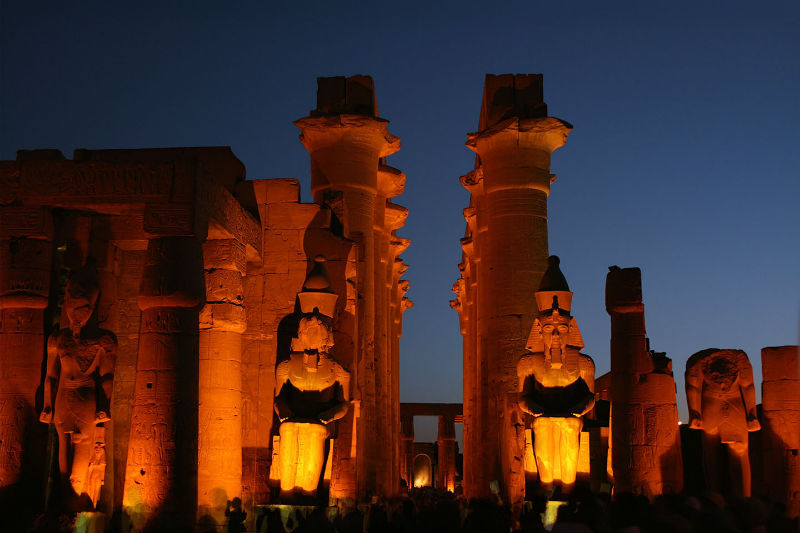 Луксорский храм — развалины центрального храма Амона-Ра, на правом берегу Нила, в южной части Фив, в пределах современного города Луксор