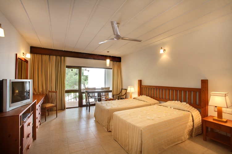 Туры в отель  Nilaveli Beach Hotel